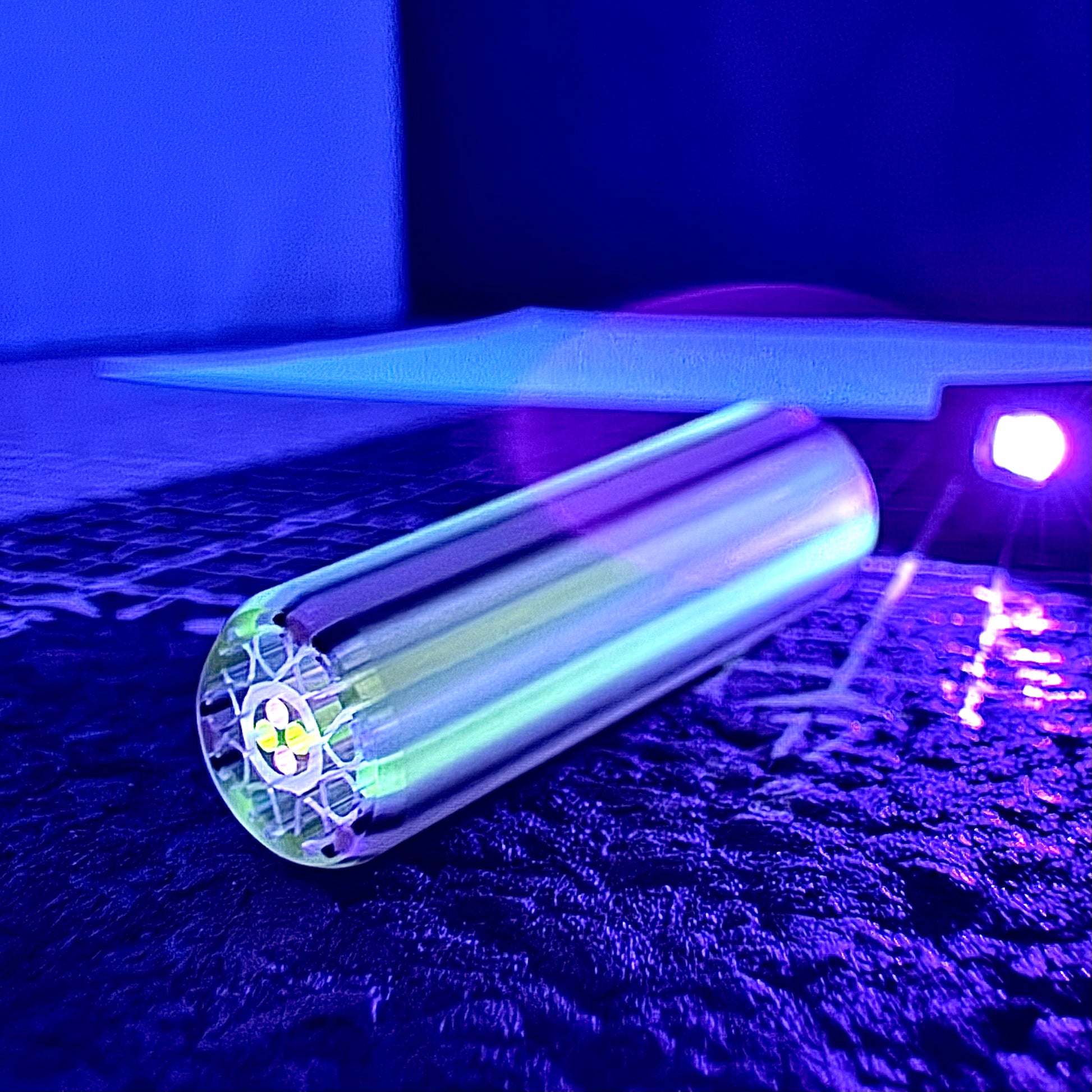 TELE-MAGENTA ION UV || THE CLUB || #M0063