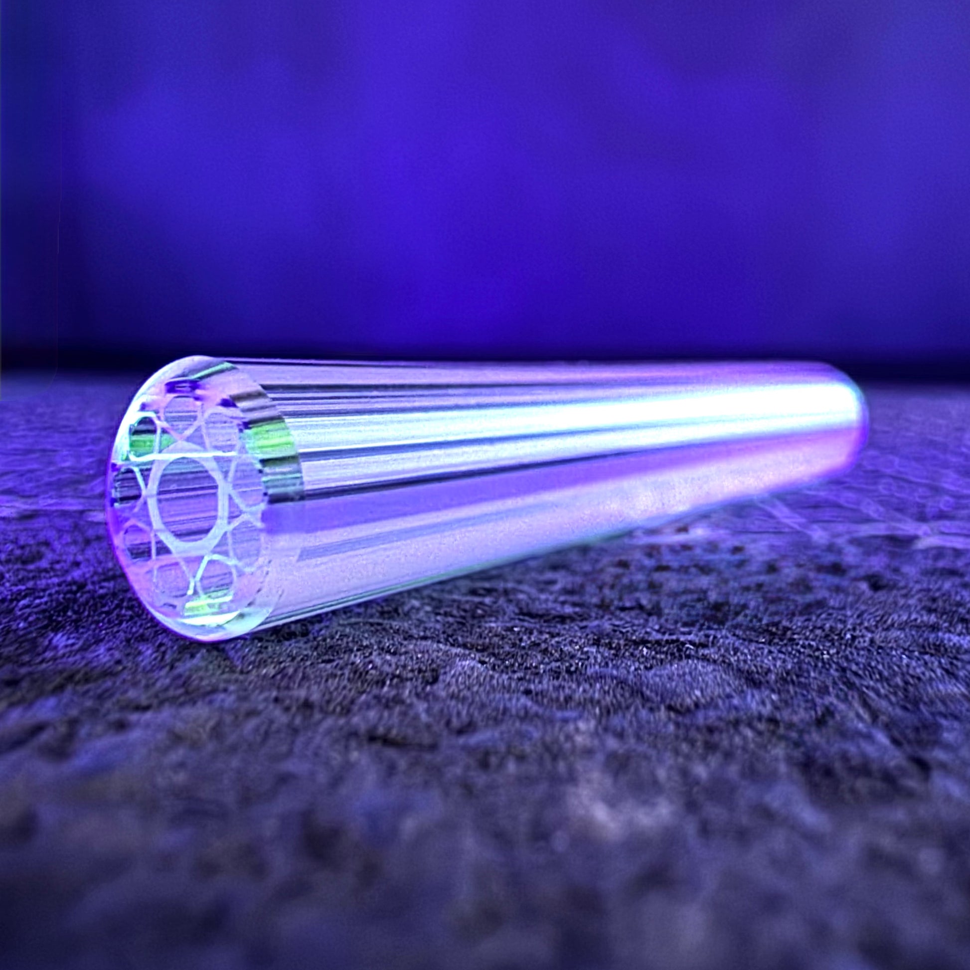 CFL IVORY UV || TRIQUALATERAL || XL || #M0136
